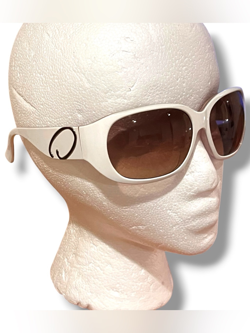Vintage Oscar De La Renta SUNGLASSES Model #1089 05 White Frames E-7